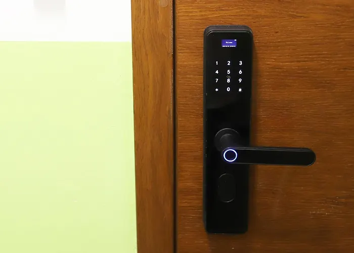 Azur - Self Check-in Апартамент Бургас